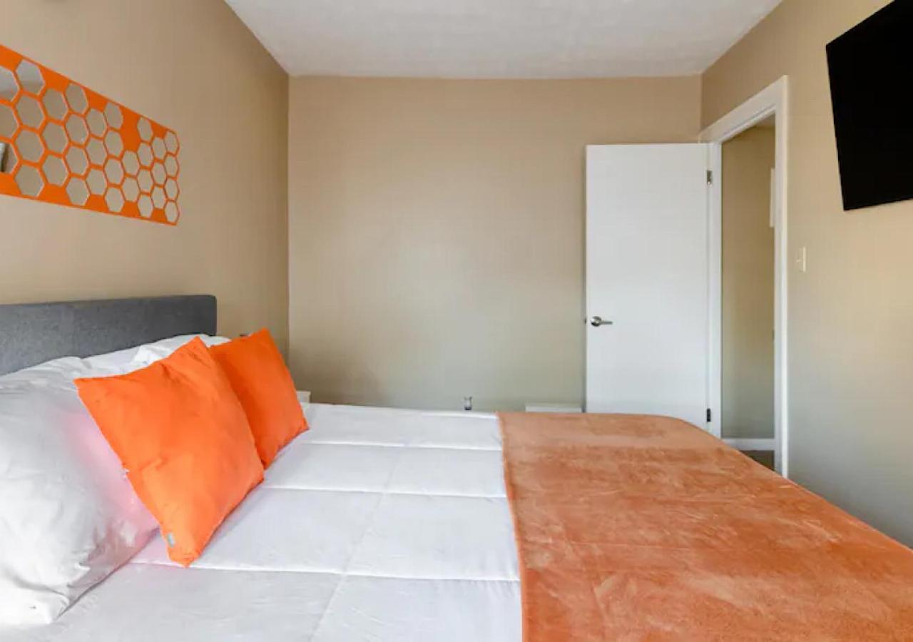 Villa La Naranja Retreat - Cozy Duplex Near Downtown With Parking, 300 Mb Wifi & Self Check In Cleveland Exterior foto